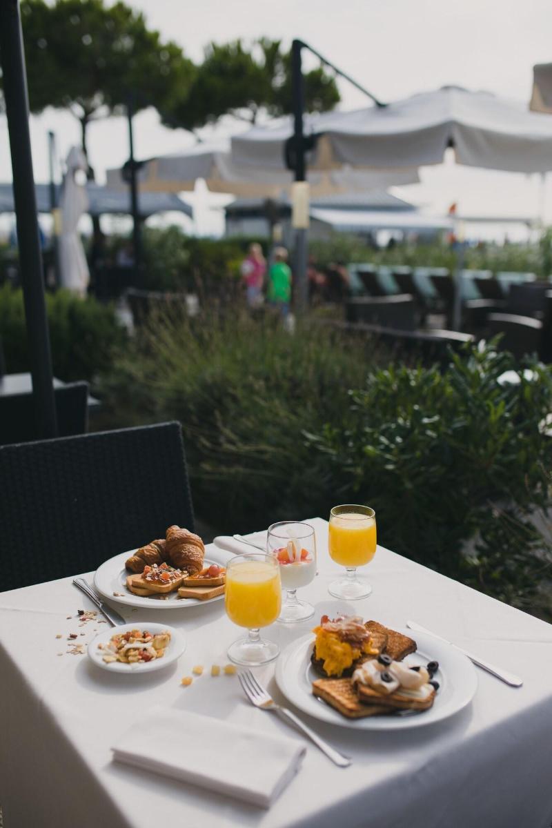 Hotel La Bussola Lido di Jesolo Kültér fotó