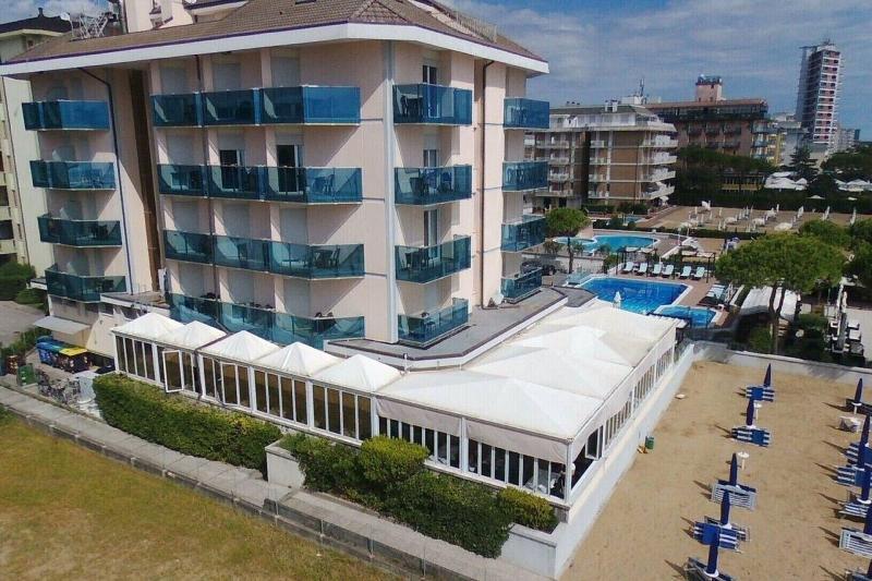 Hotel La Bussola Lido di Jesolo Kültér fotó