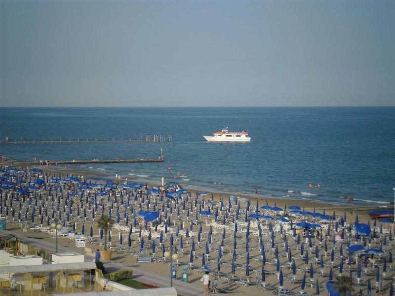 Hotel La Bussola Lido di Jesolo Kültér fotó