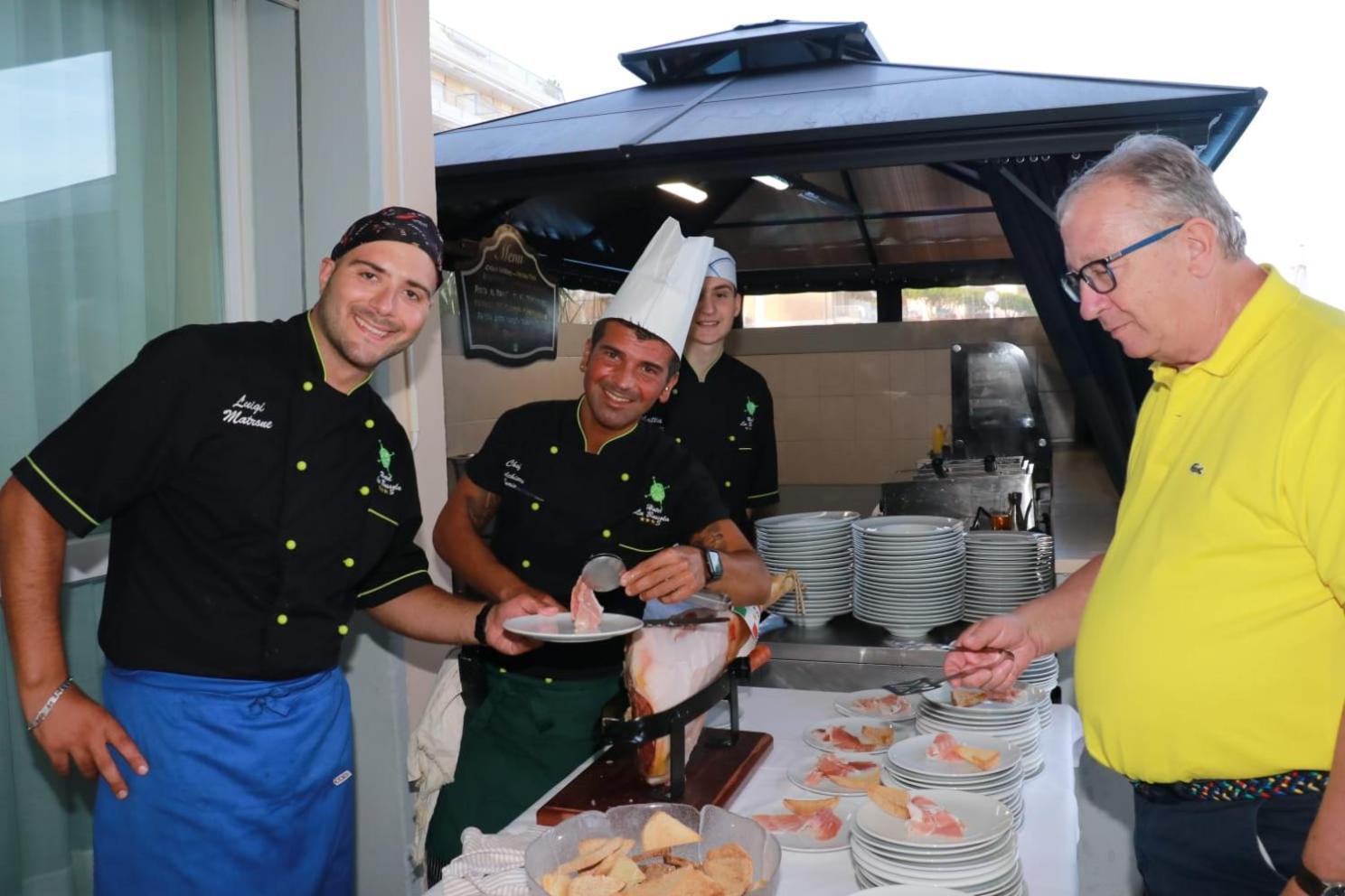 Hotel La Bussola Lido di Jesolo Kültér fotó