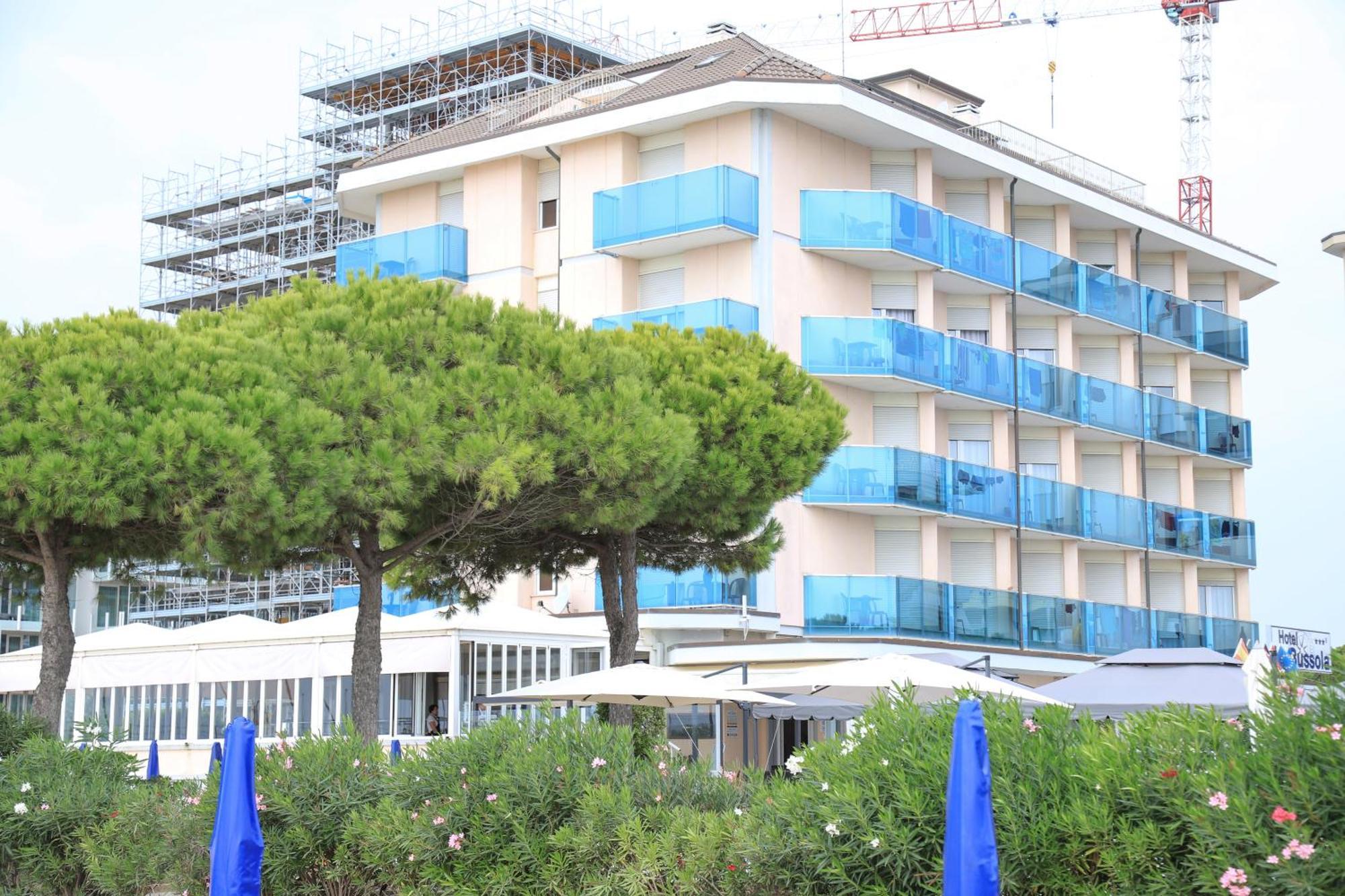 Hotel La Bussola Lido di Jesolo Kültér fotó