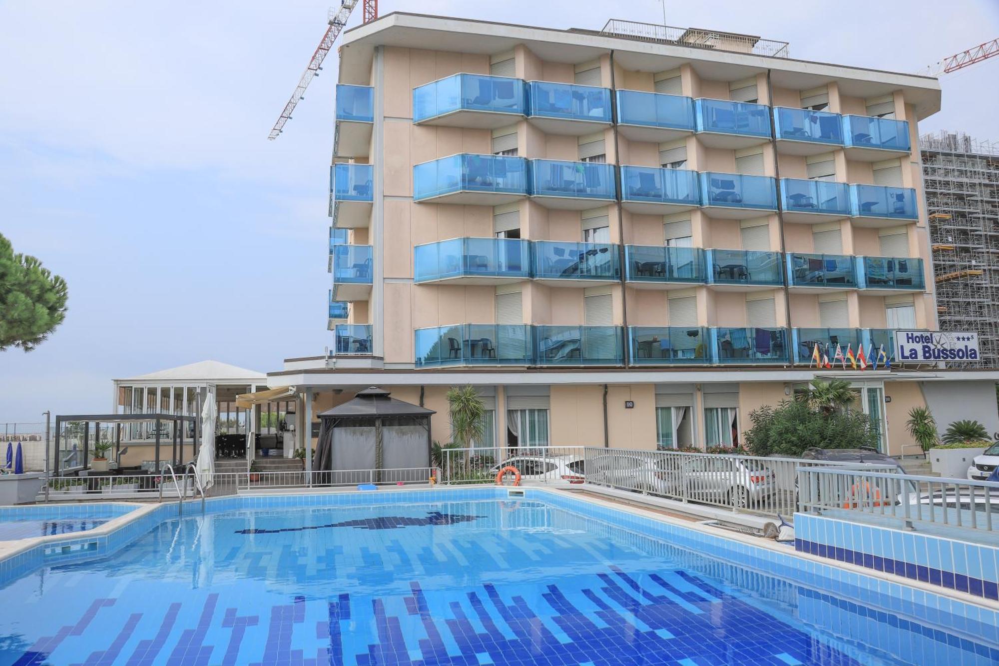Hotel La Bussola Lido di Jesolo Kültér fotó