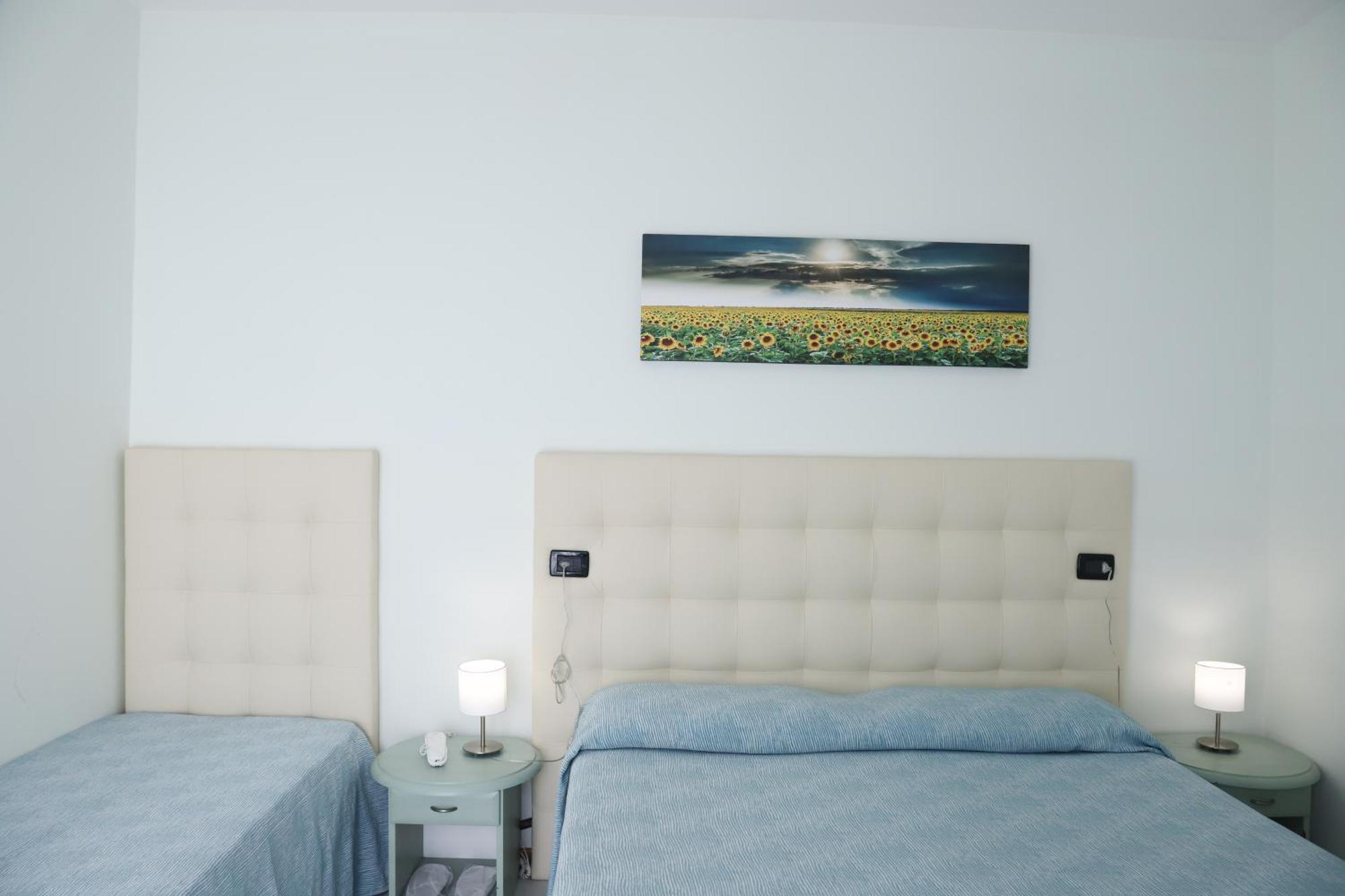 Hotel La Bussola Lido di Jesolo Kültér fotó