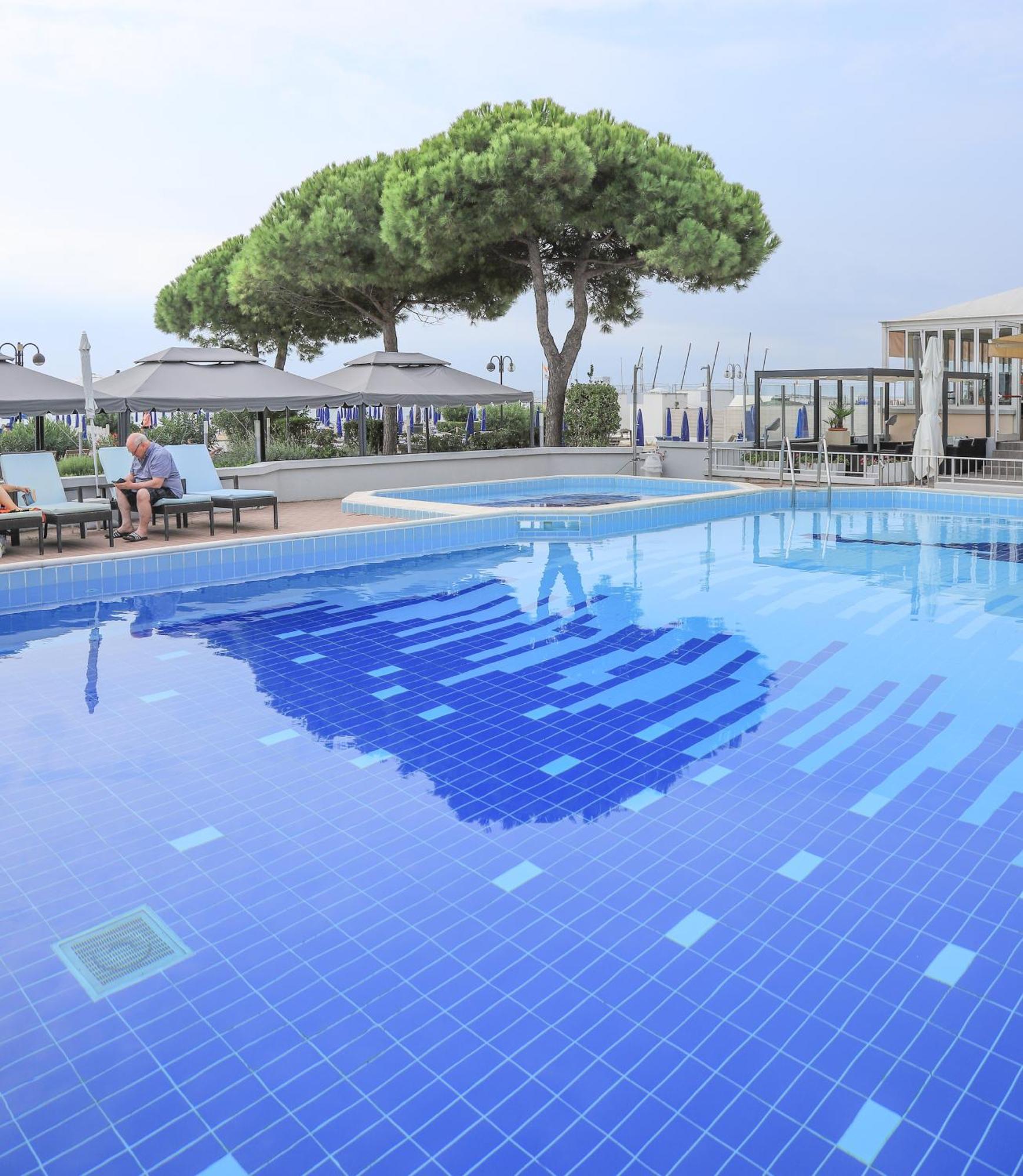 Hotel La Bussola Lido di Jesolo Kültér fotó