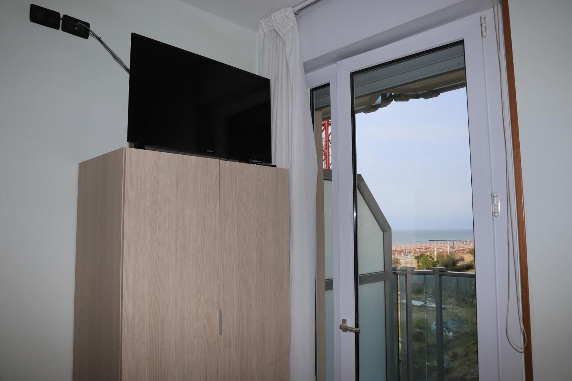 Hotel La Bussola Lido di Jesolo Kültér fotó