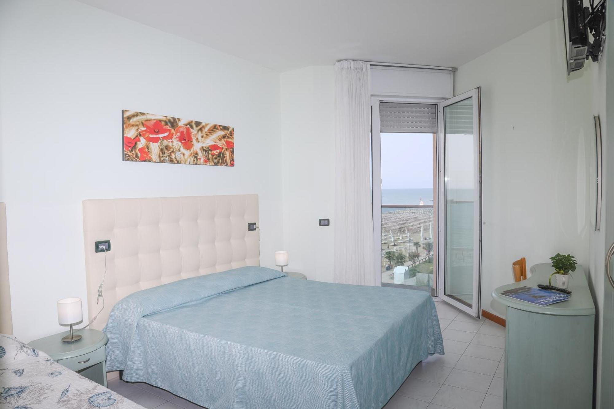 Hotel La Bussola Lido di Jesolo Kültér fotó