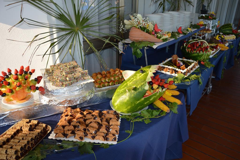 Hotel La Bussola Lido di Jesolo Kültér fotó