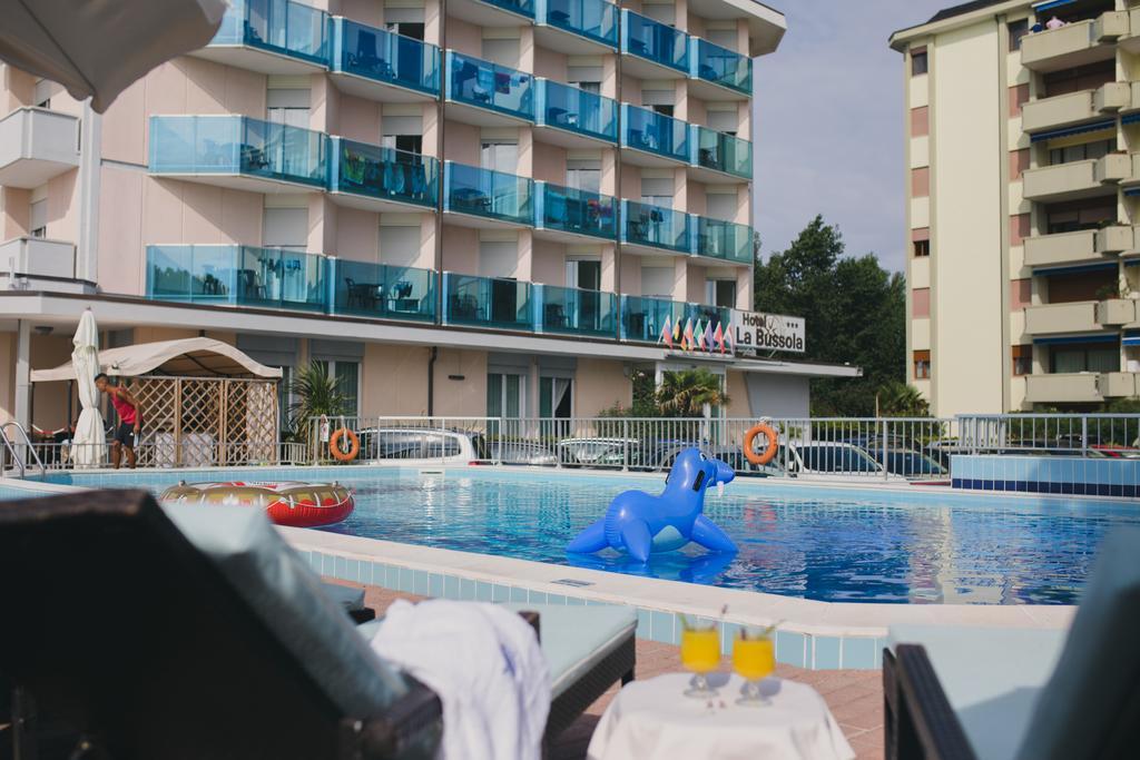 Hotel La Bussola Lido di Jesolo Kültér fotó