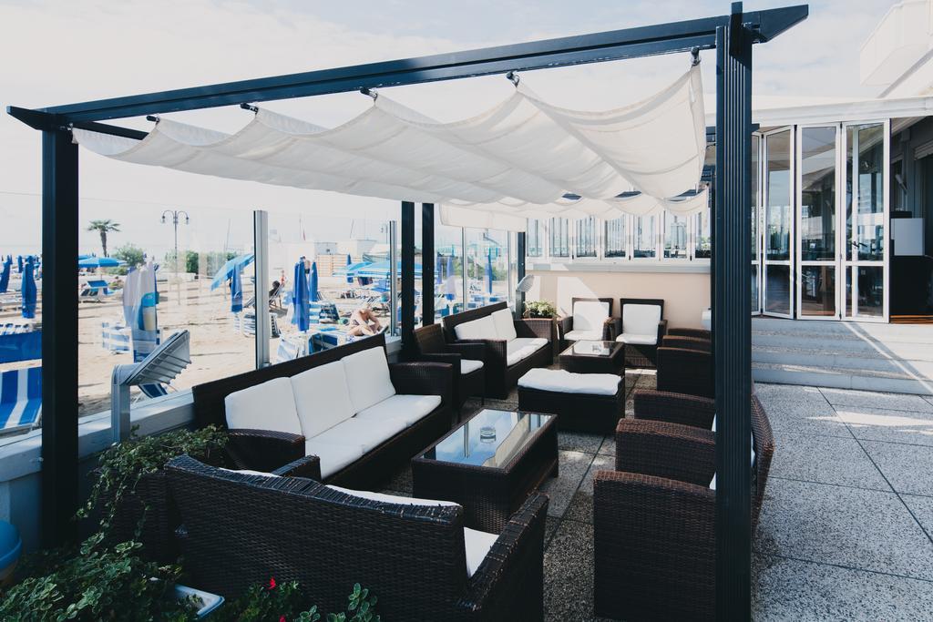 Hotel La Bussola Lido di Jesolo Kültér fotó