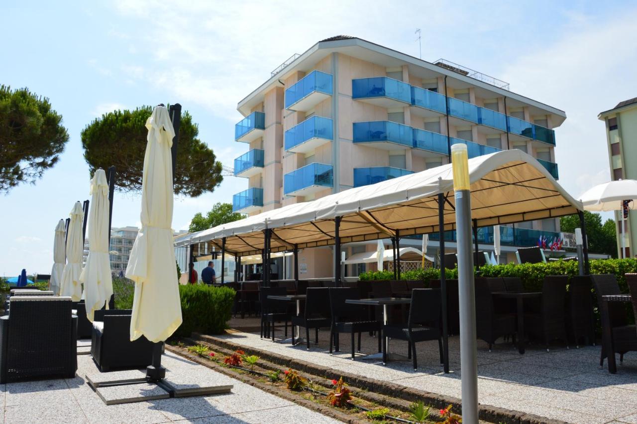 Hotel La Bussola Lido di Jesolo Kültér fotó